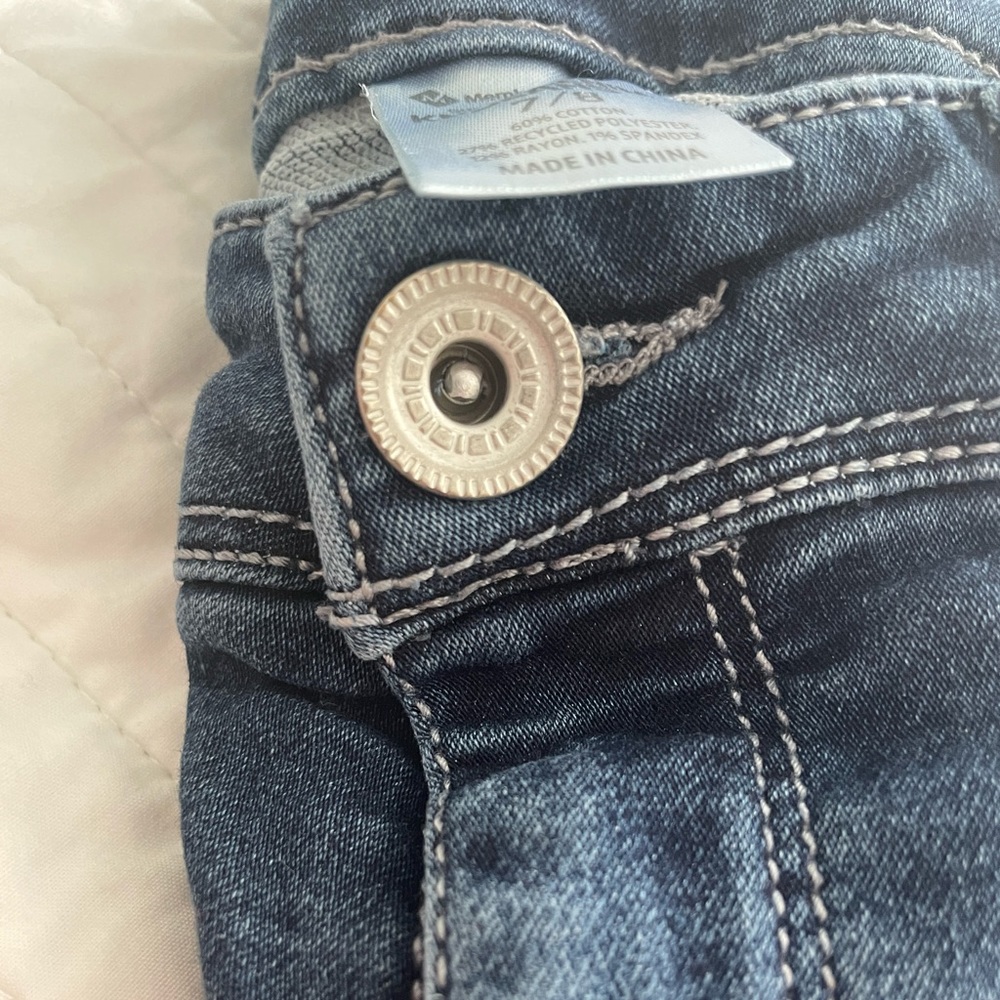 Sam’s Club Member’s Mark Girl’s Favorite Knit Denim Jeans - Picture 3 of 4